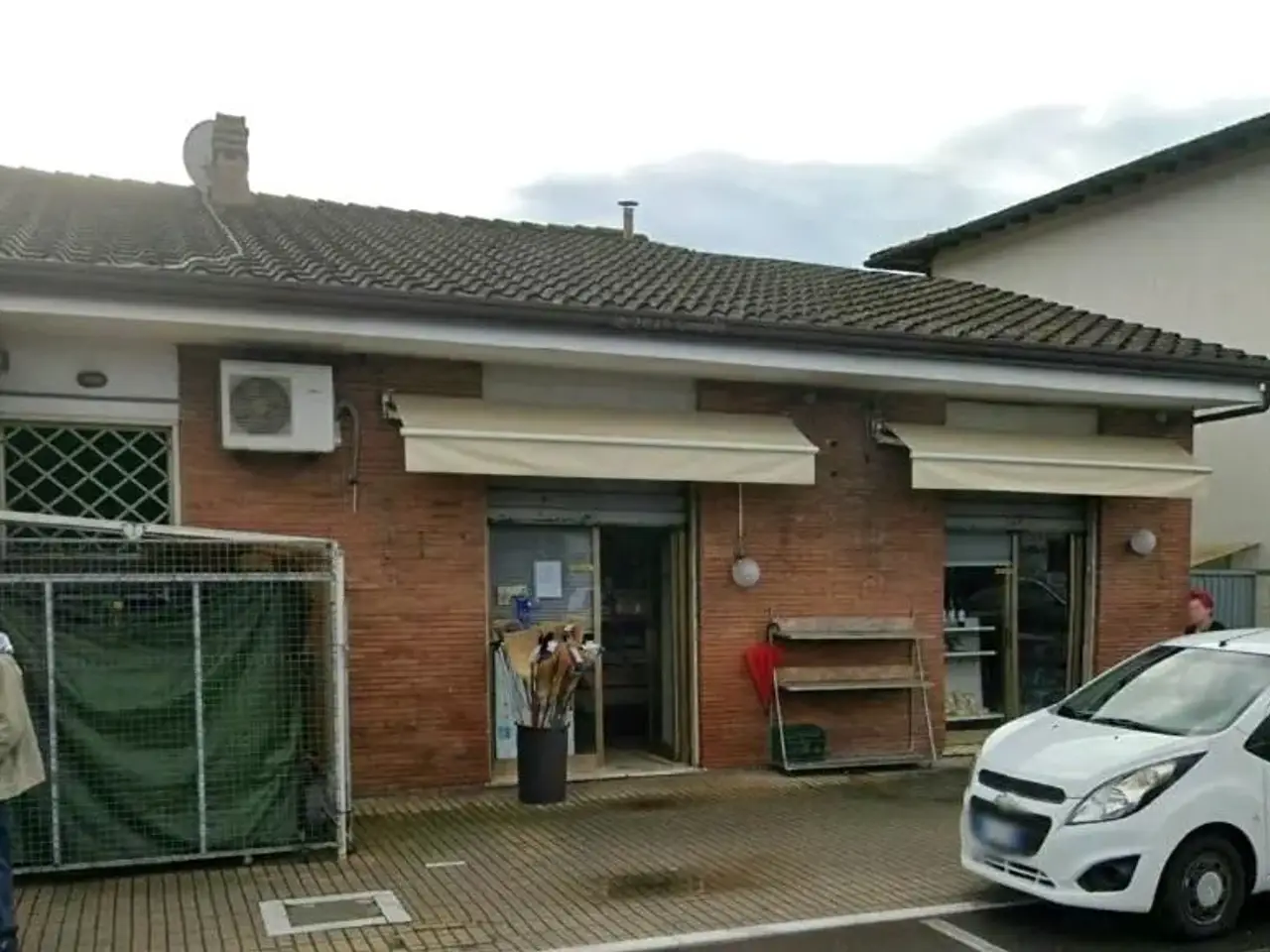 Locale commerciale in , Montignoso, {3} - Foto 1