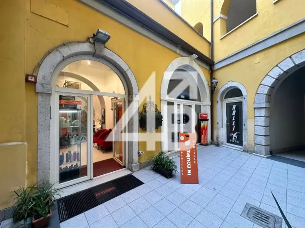 Parrucchiere in Via Giacinto Gallina 4, Trieste, {3} - Foto 1