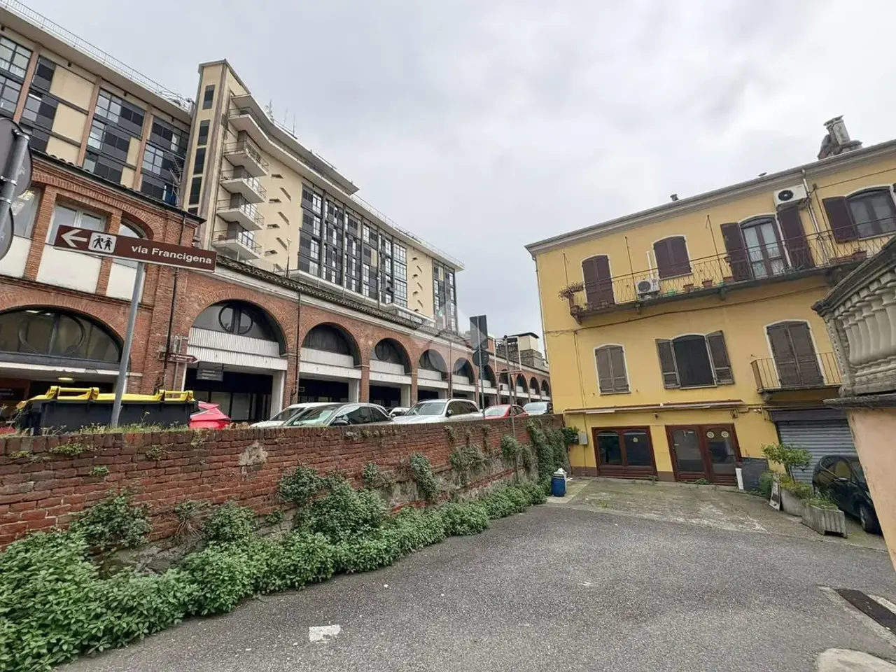 Negozio in Via Amedeo  di Castellamonte, Ivrea, {3} - Foto 2