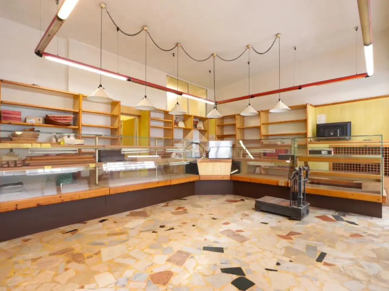 Negozio in Via Giovanni Plana 50, Alessandria, {3} - Foto 2