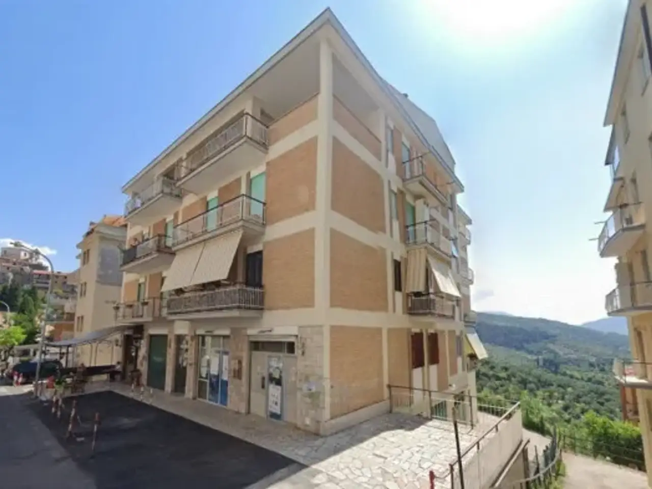 Negozio in Via della Libertà 78, Castel Madama, {3} - Foto 1