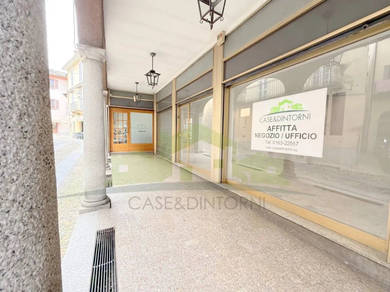 Esercizio commerciale in Via Don Giuseppe Maio, Varallo, {3} - Foto 1