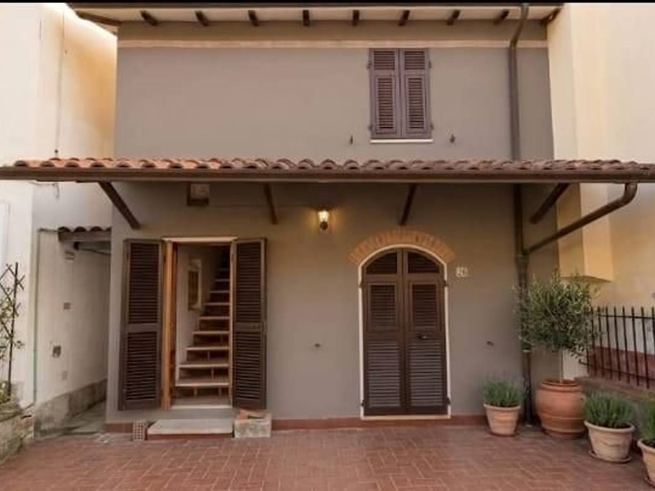 casa indipendente in vendita a Carrara in zona Bonascola