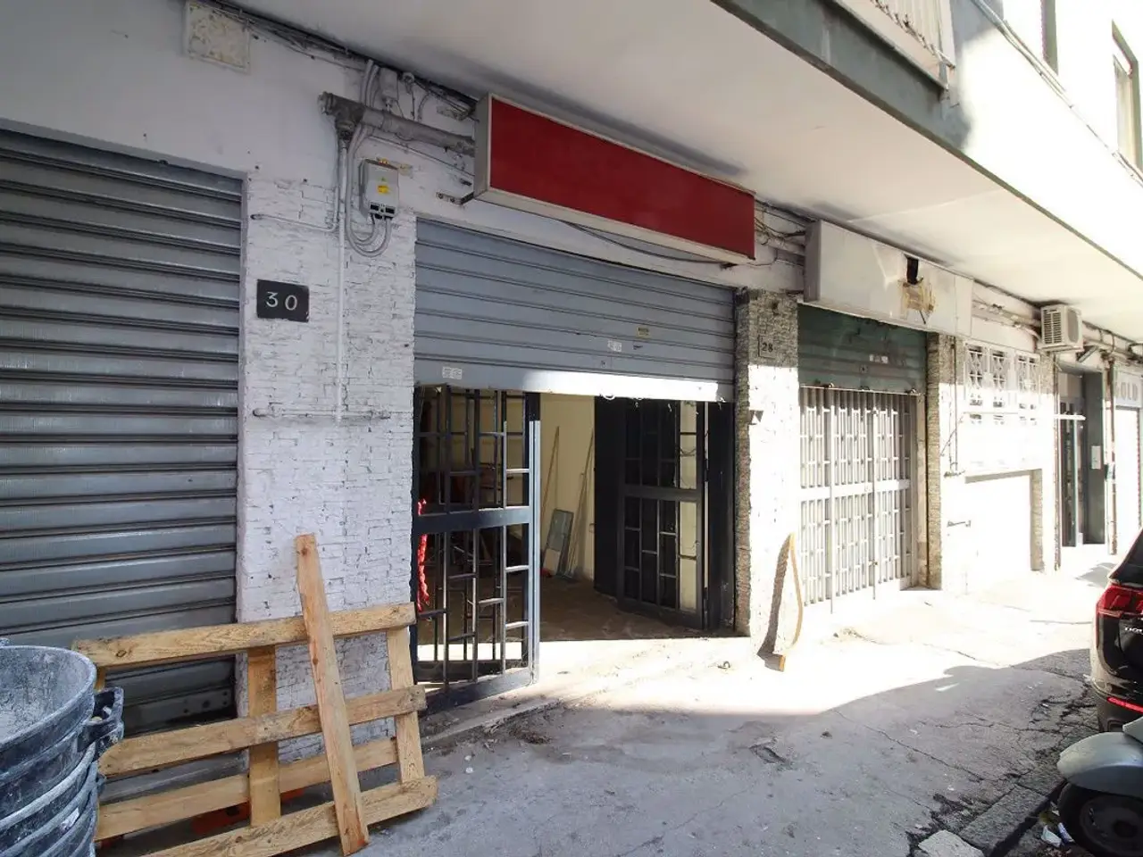 Negozio in Via Scipione Rovito 28, Napoli, {3} - Foto 1