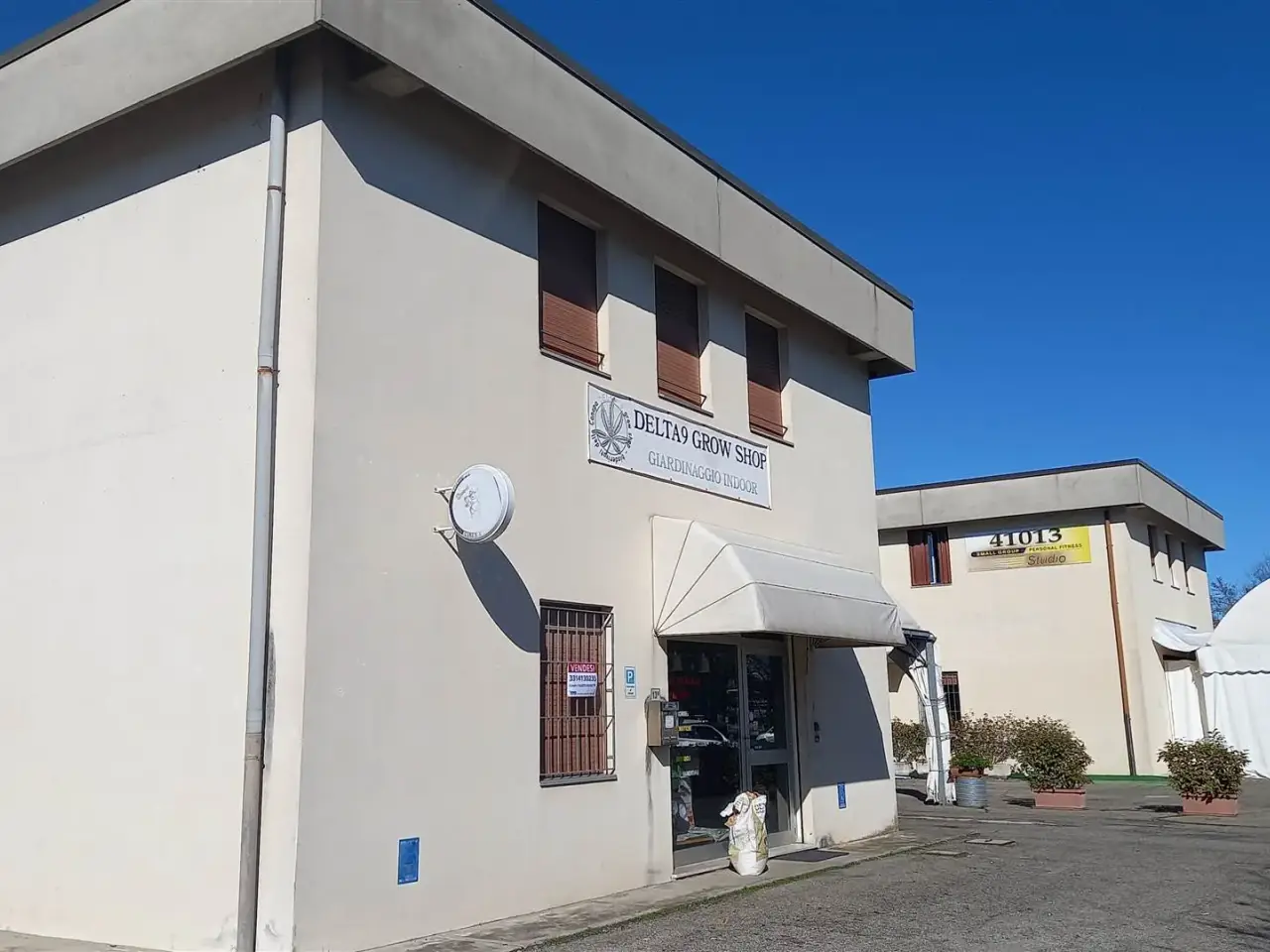 Negozio in Via dei Sarti, Castelfranco Emilia, {3} - Foto 2