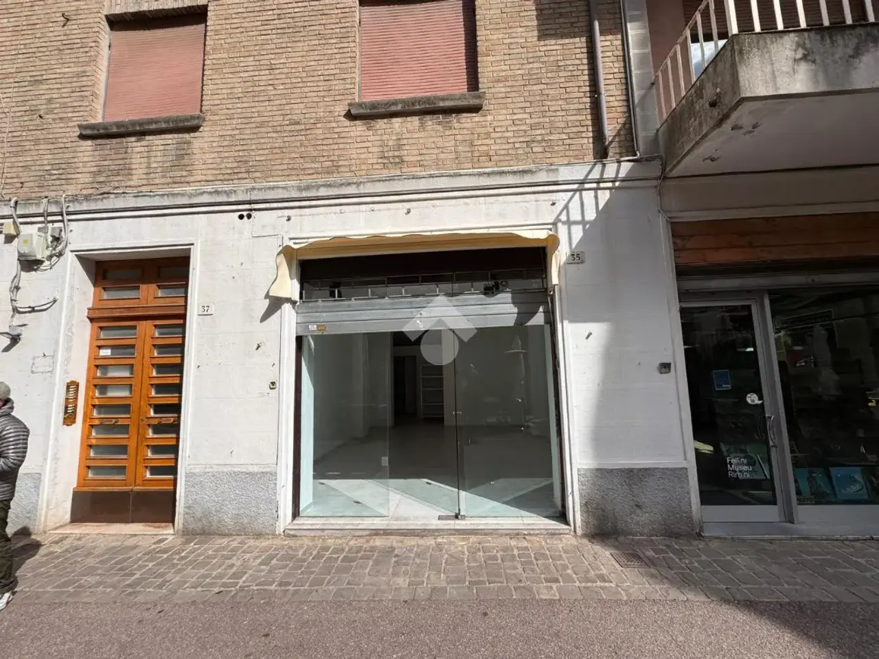 Negozio in Via Sigismondo Pandolfo Malatesta 37, Rimini, {3} - Foto 1