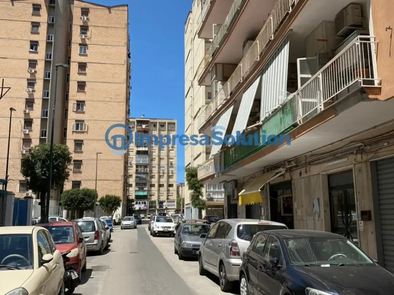Negozio in Via Divisione Siena, Napoli, {3} - Foto 1