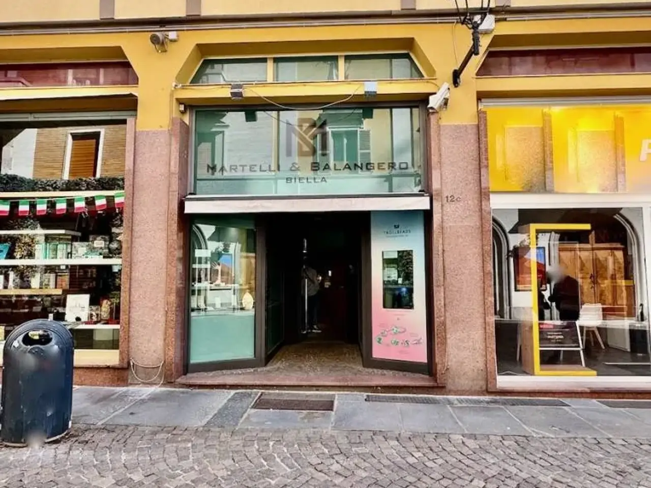 Locale commerciale in Via Italia 12, Biella, {3} - Foto 1