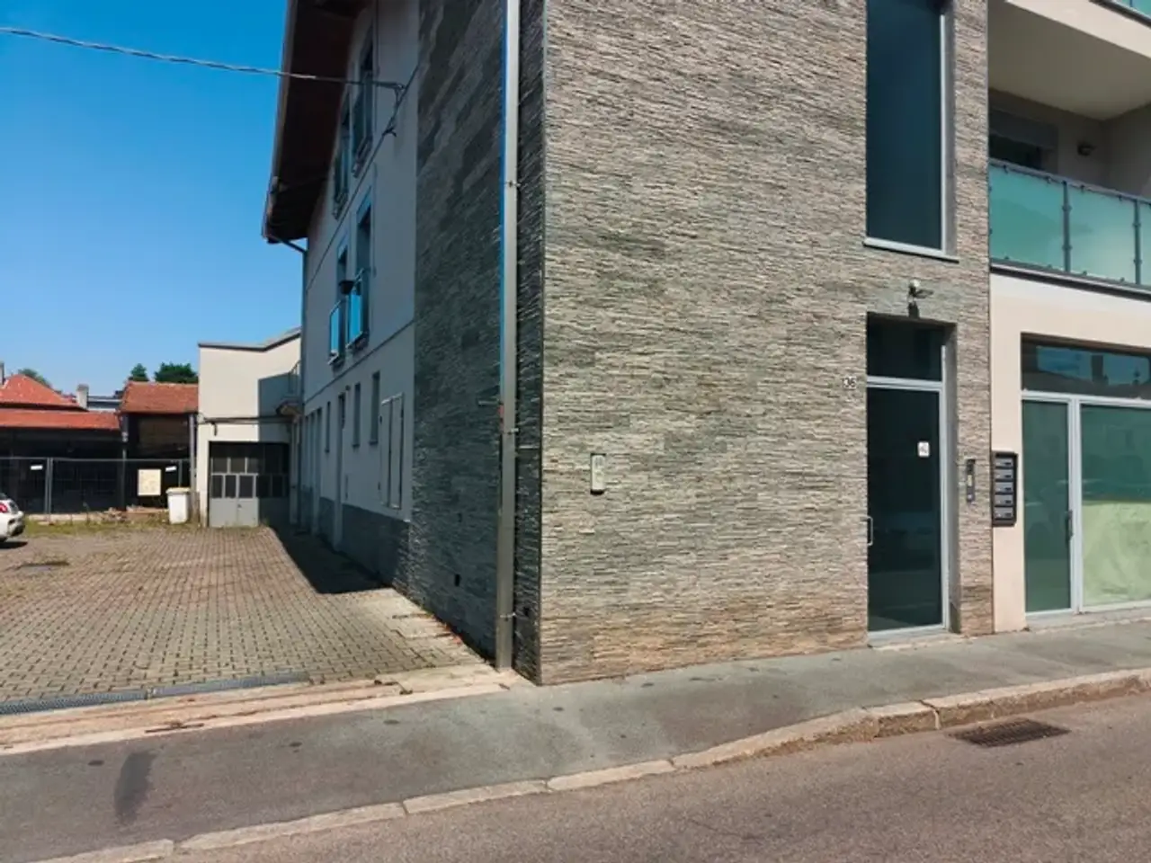 Laboratorio in Via M. Santini, Parabiago, {3} - Foto 1