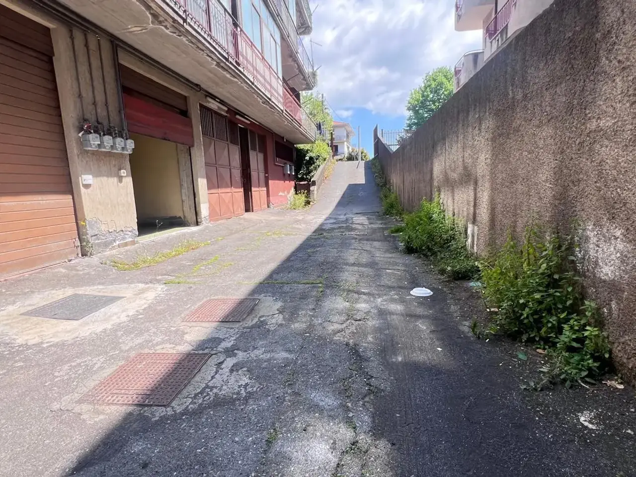 Parcheggio chiuso in , Mascalucia, {3} - Foto 1