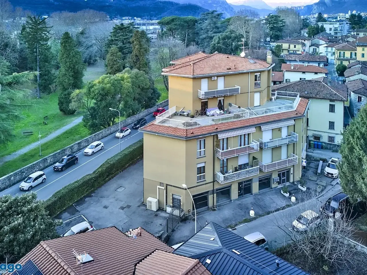 Negozio in Via Michelangelo 36/a, Lecco, {3} - Foto 1
