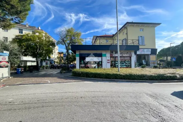 Negozio in Via Guglielmo Marconi, Desenzano del Garda - Foto 1