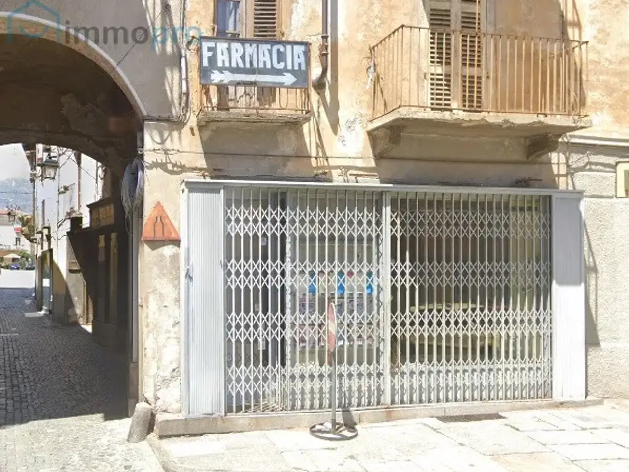 Negozio in Piazza Boetto 1, Cuorgne', {3} - Foto 1