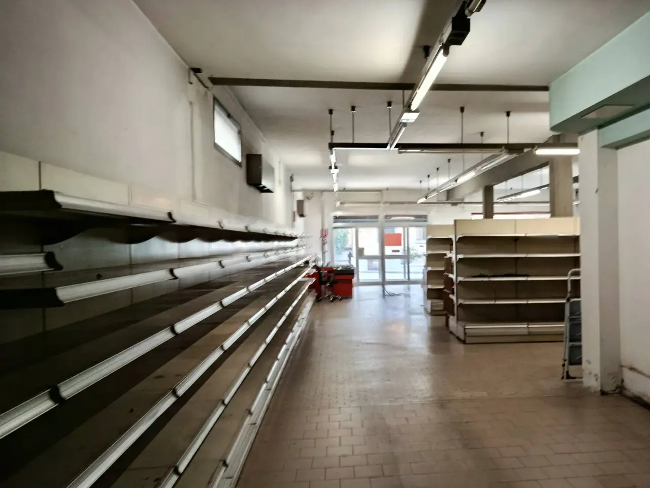 Esercizio commerciale in Viale Europa 25, Altopascio, {3} - Foto 1