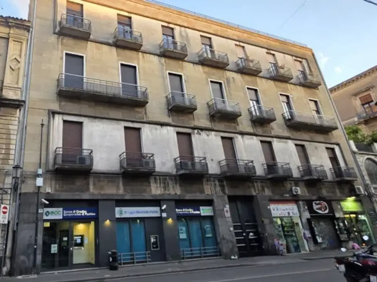 Negozio in Via Umberto I 144, Catania, {3} - Foto 2