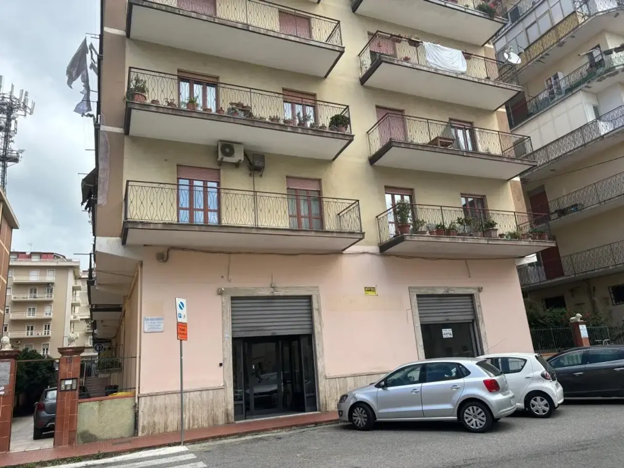 Magazzino in Via F. Nicotera, Lamezia Terme, Catanzaro, Lamezia Terme, {3} - Foto 2