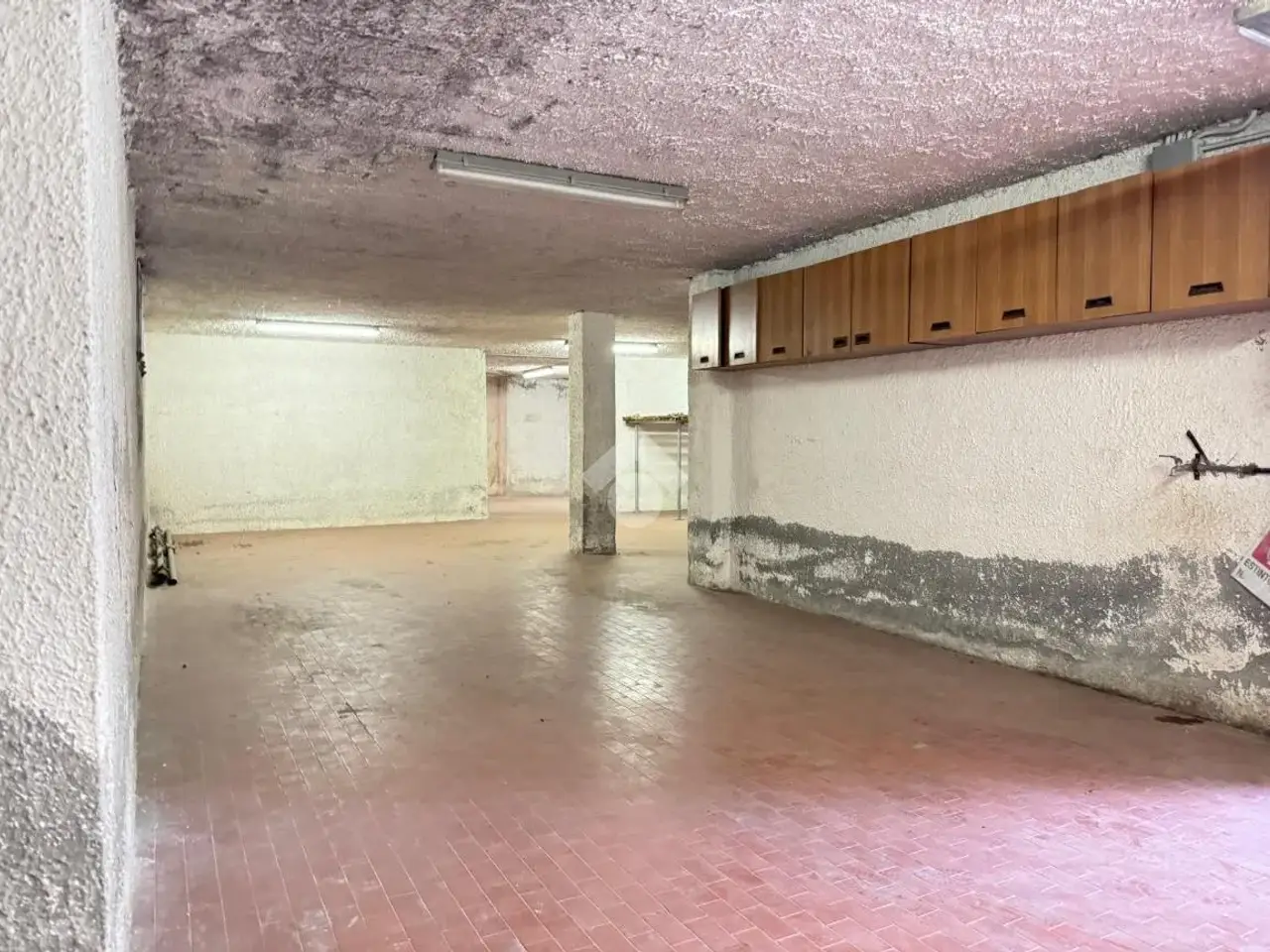 Capannone in Viale Cervignano del Friuli 18, Rimini, {3} - Foto 1