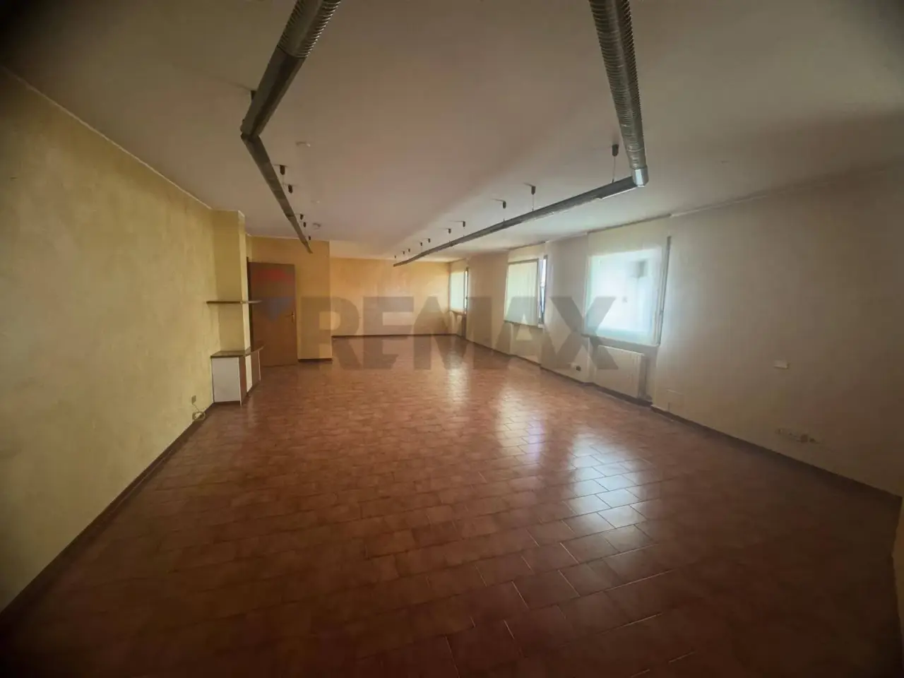 Ufficio in Via Alberto da Giussano 15, Busto Arsizio, {3} - Foto 2