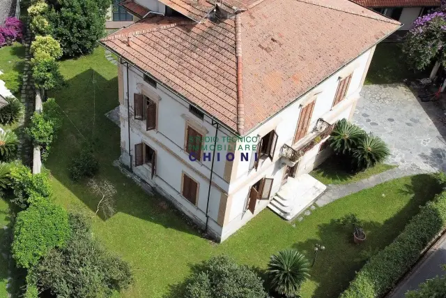 Mansion in Viale della Stazione 42, Massa - Photo 1