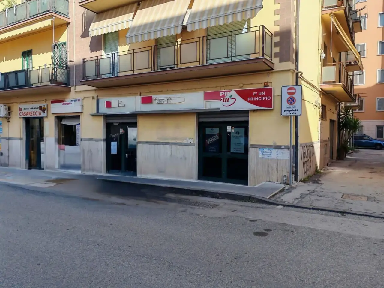 Palazzina commerciale in Via Salvator Rosa Snc, Benevento, {3} - Foto 1