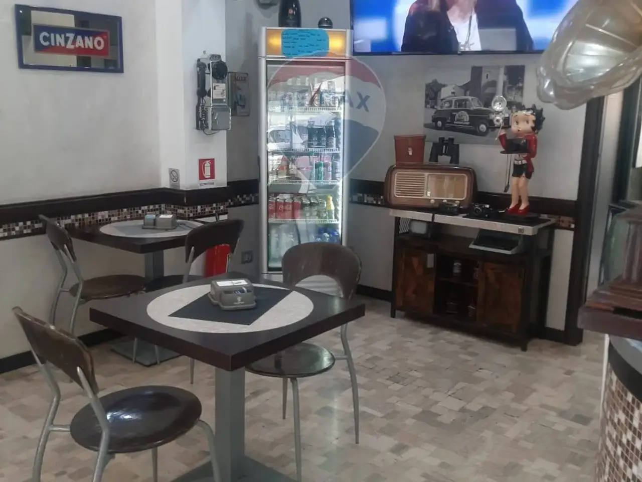 Esercizio commerciale in Via Fiordalisi 1, Milano, {3} - Foto 2