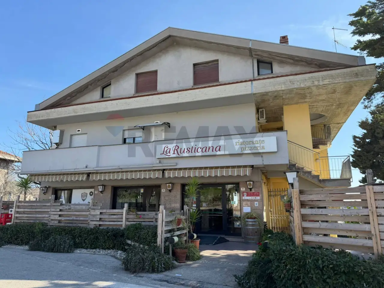 Esercizio commerciale in Via Madonna della  Pace 100, Citta' Sant'Angelo, {3} - Foto 1
