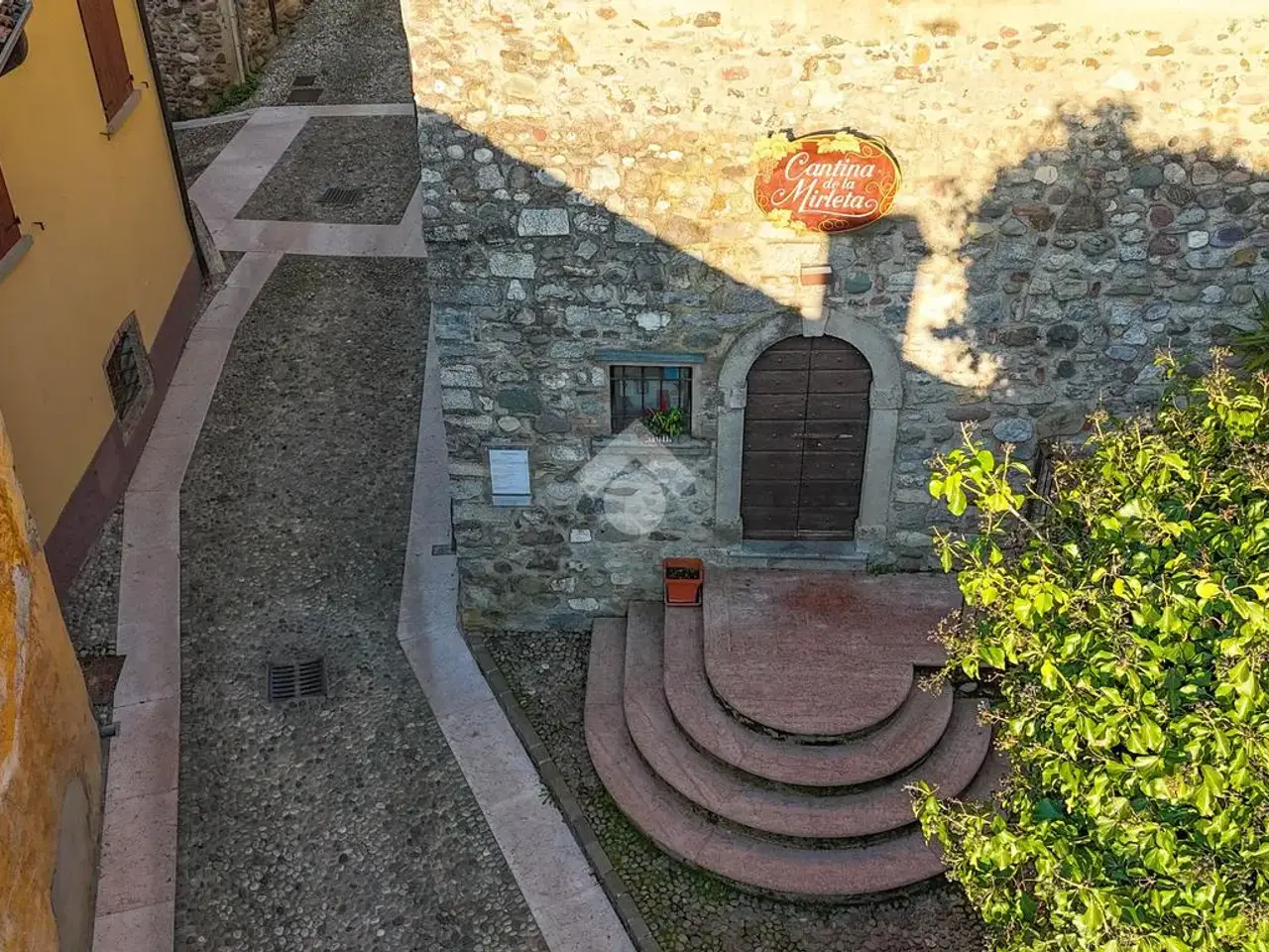 Palazzina commerciale in Via dei Lauri 1, San Felice Del Benaco, {3} - Foto 2