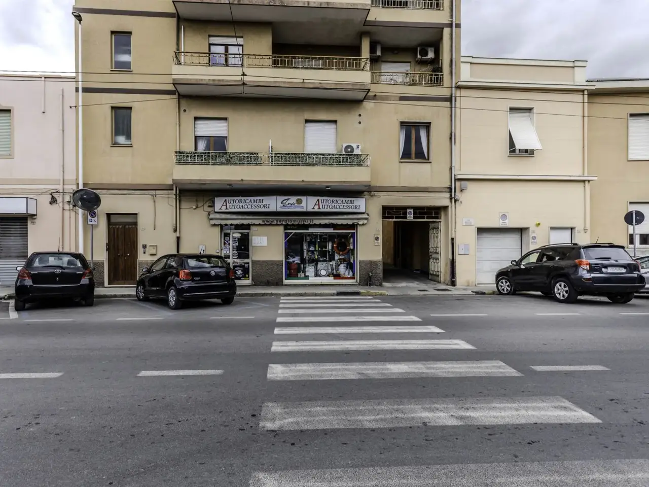 Negozio in Via Brigata Sassari, Quartu Sant'Elena, {3} - Foto 1