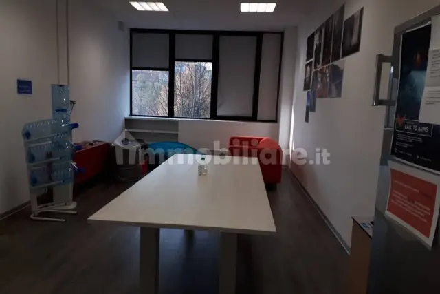 Gemeinschaftsbüro in Via Francesco Millio 41, Torino - Foto 1