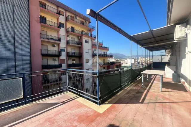 Trilocale in vendita, Via Mario Orso Corbino 16, Palermo - Foto 1