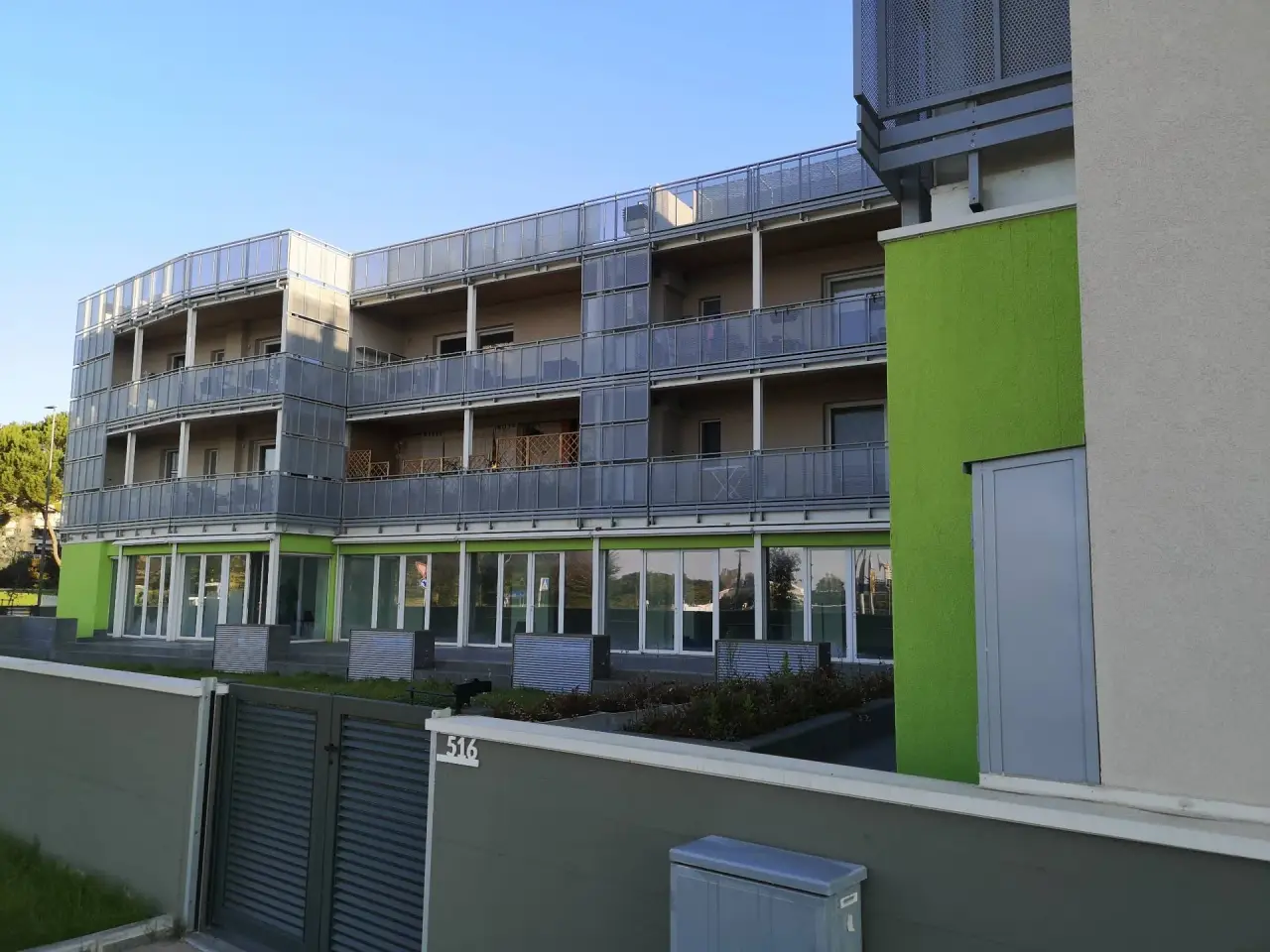 Negozio in Viale Ariosto 516, Sesto Fiorentino, {3} - Foto 1