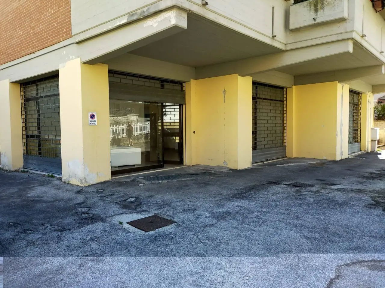 Negozio in Via Serraloggia 130, Fabriano, {3} - Foto 1