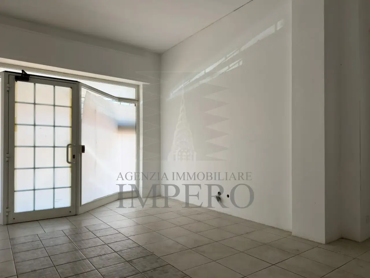 Negozio in Via Sottoconvento 59, Ventimiglia, {3} - Foto 2
