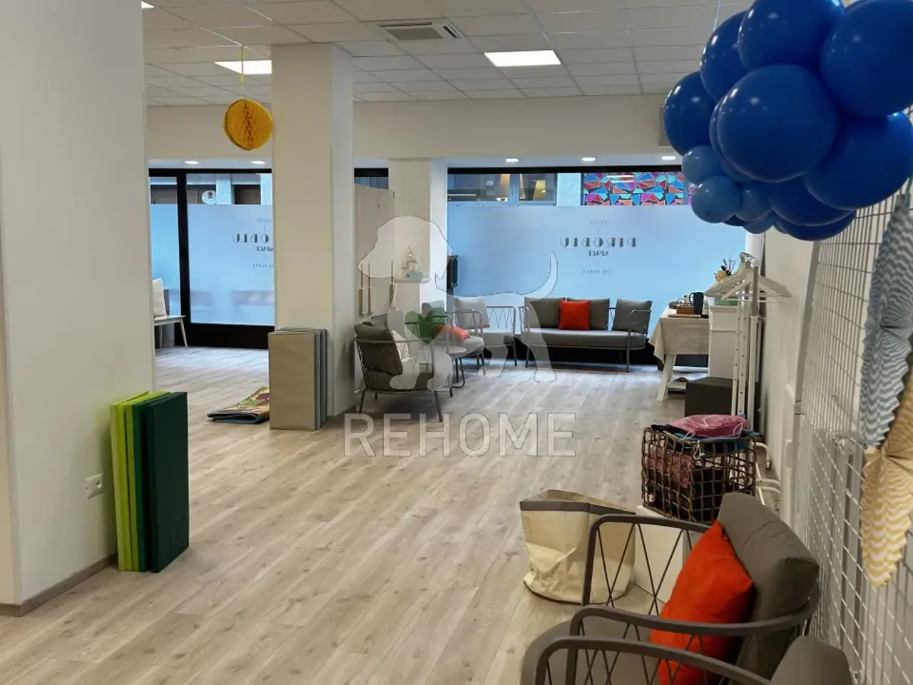 Esercizio commerciale in Via Giuseppe Giusti 19, Udine, {3} - Foto 2