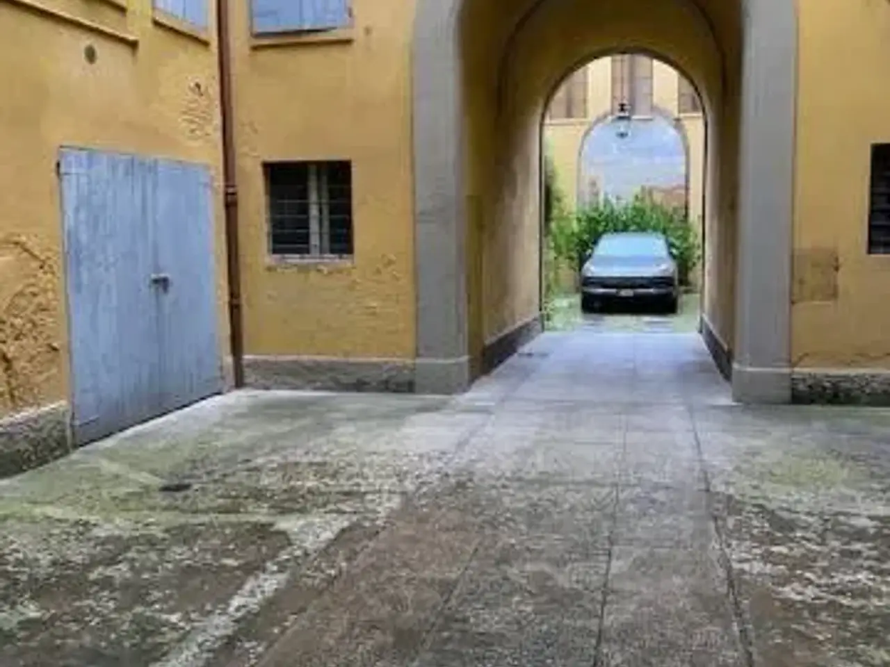 Magazzino in Piazza della Pomposa, Modena, {3} - Foto 1