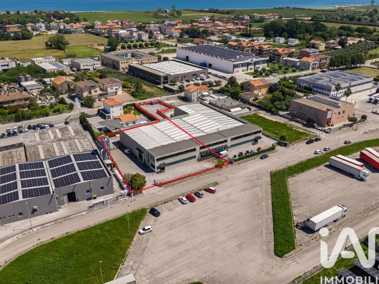 Capannone in Via Via Oceano Pacifico 8, Porto Sant'Elpidio, {3} - Foto 1