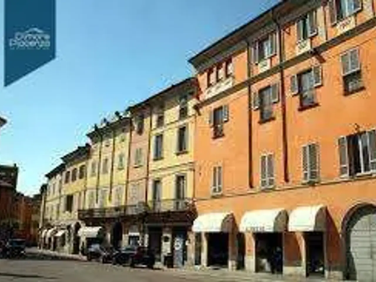 Locale commerciale in Piazza Borgo, Piacenza, {3} - Foto 2