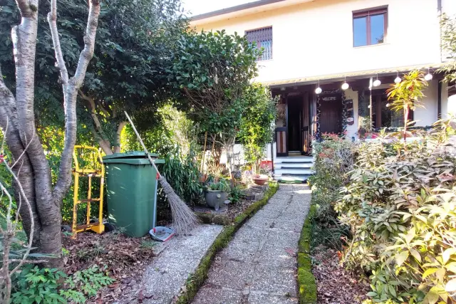 Terraced house in Via Don Capiaghi, Bregnano - Photo 1