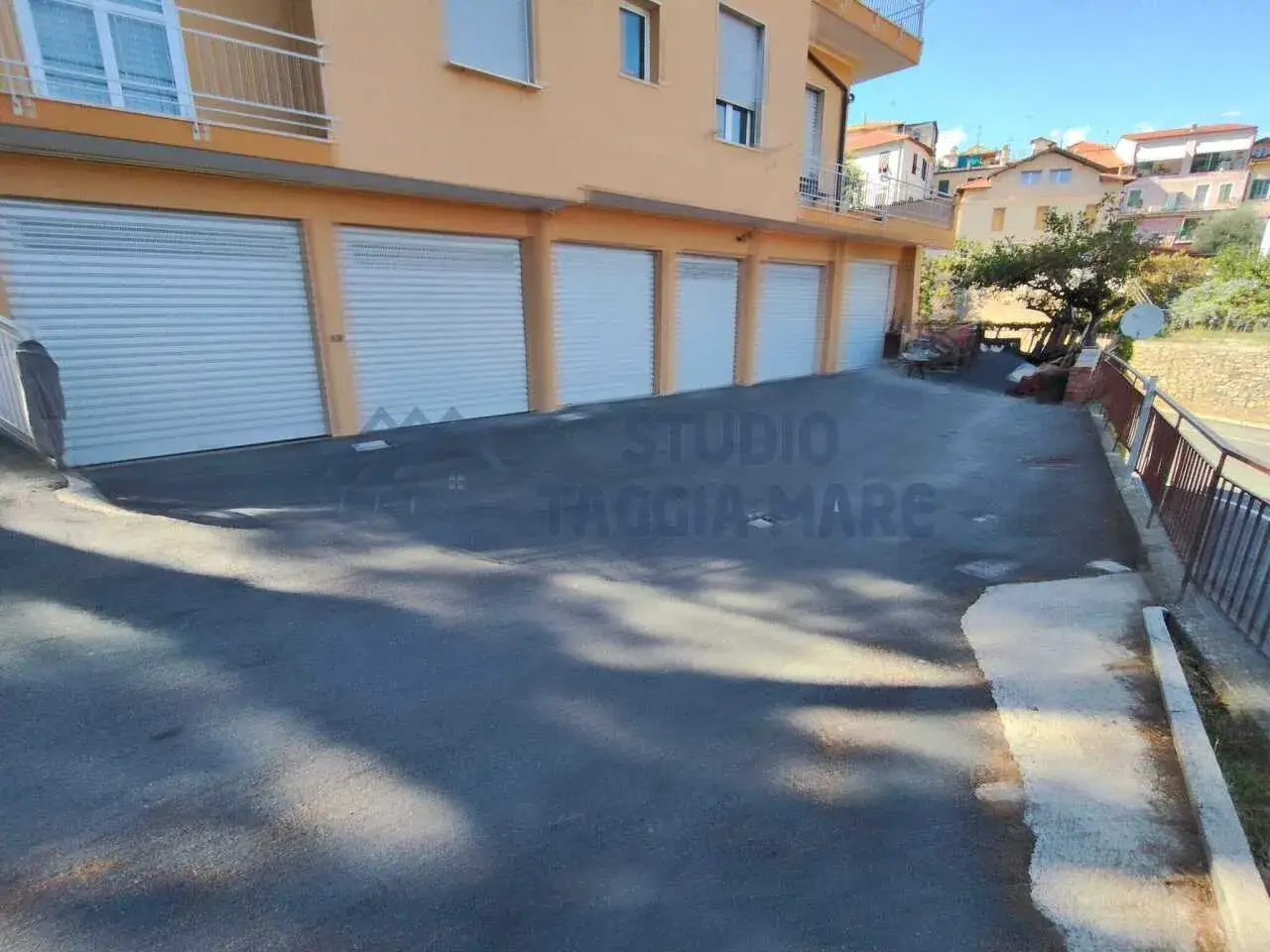 Capannone in Via Francesco Baracca, Sanremo, {3} - Foto 2