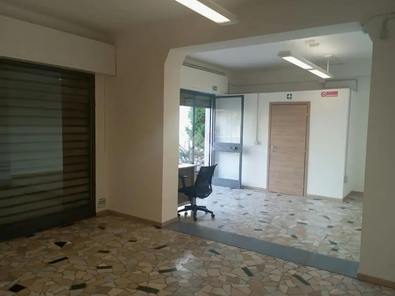 Negozio in Via Giuseppe Micheli 19, Parma, {3} - Foto 1