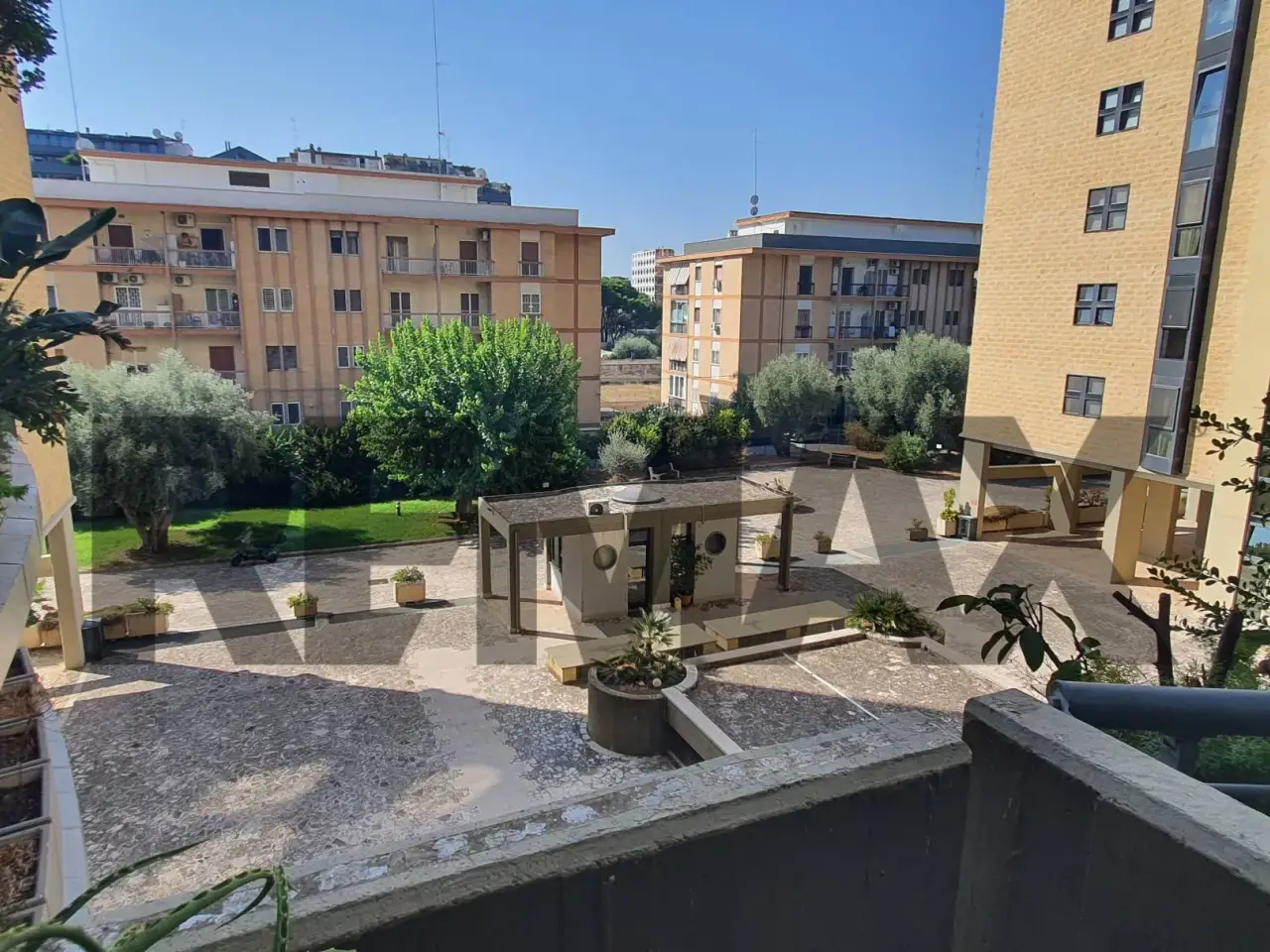 Ufficio in Corso Alcide De Gasperi 268, Bari, {3} - Foto 1