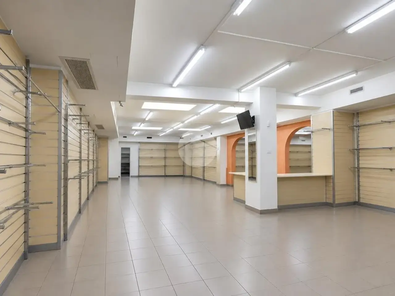Negozio in Via di Vittorio, Rivolta D'Adda, {3} - Foto 1