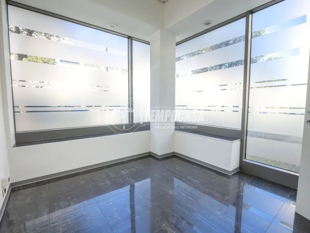 Negozio in Via San Luigi Versiglia, Civitanova Marche, {3} - Foto 2