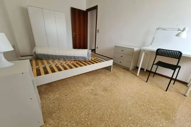 Room in Via Tomaso Albinoni, Vicenza - Photo 1