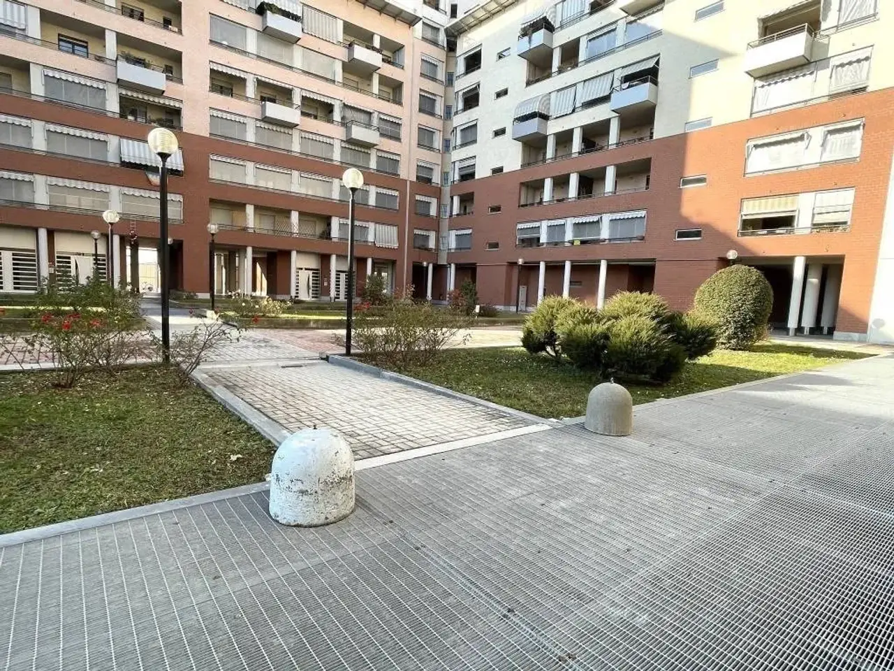 Negozio in Via Val della Torre 49/11, Torino, {3} - Foto 2