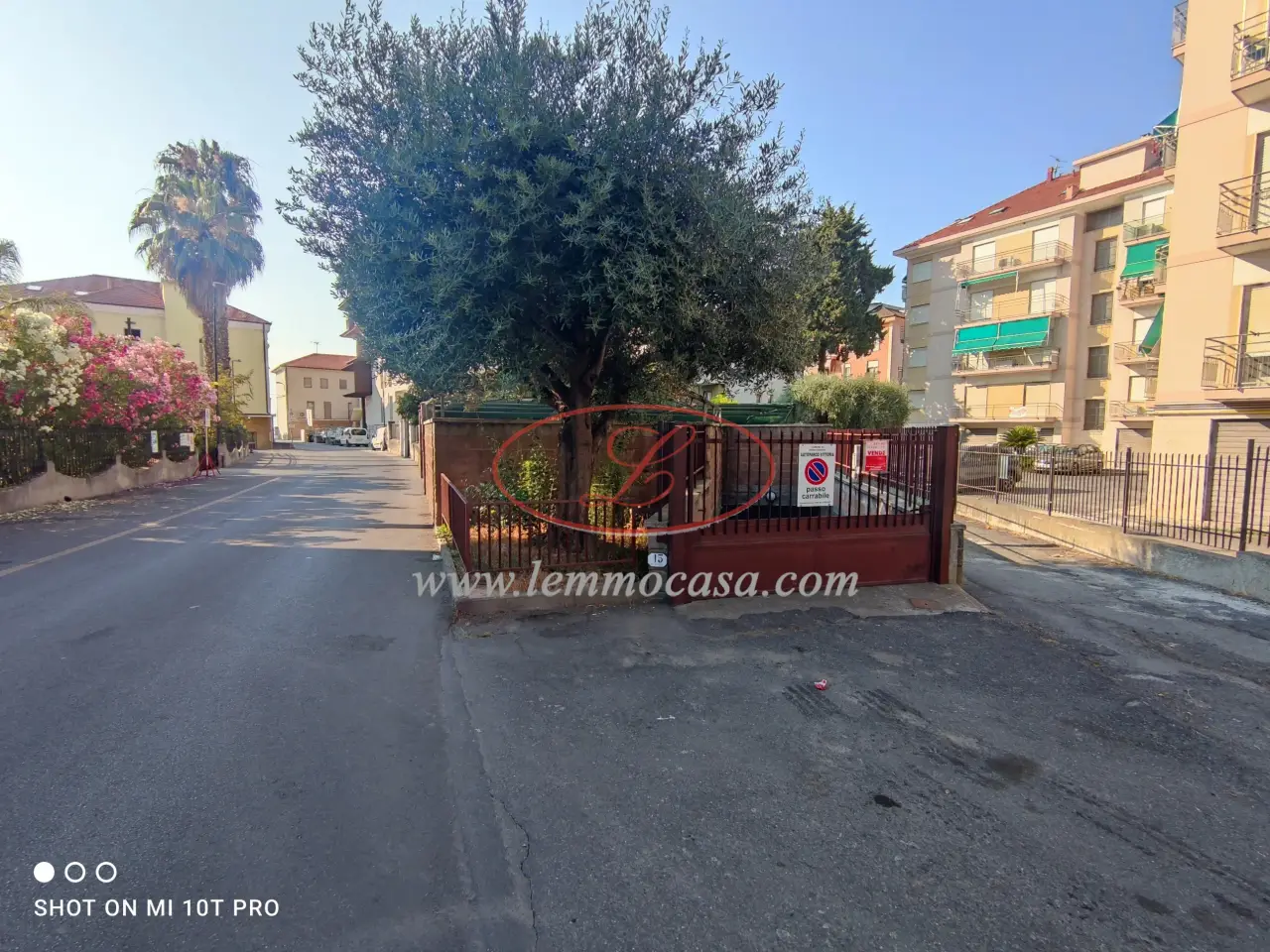 Parcheggio chiuso in Via Villebone 3, Diano Marina, {3} - Foto 1