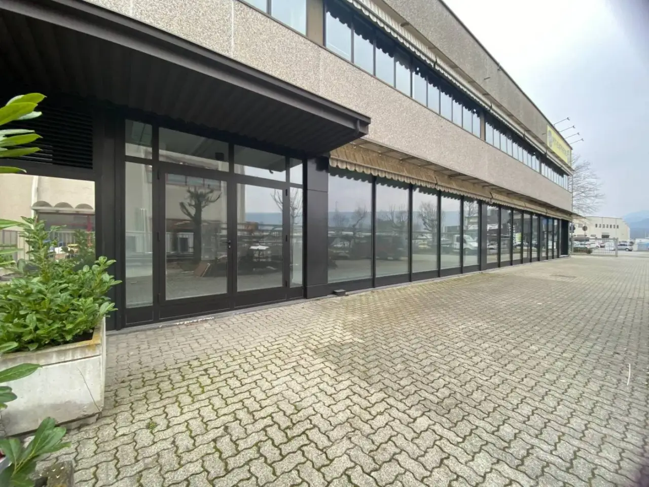 Locale commerciale in Corso Vercelli 332, Ivrea, Ivrea, {3} - Foto 2