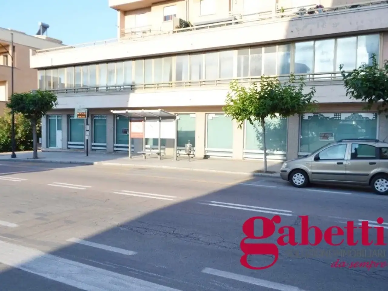 Negozio in Viale Aldo Moro  153, Olbia, {3} - Foto 1