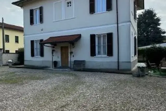 Villa in Via Giuseppe Garibaldi 8, Inveruno - Foto 1