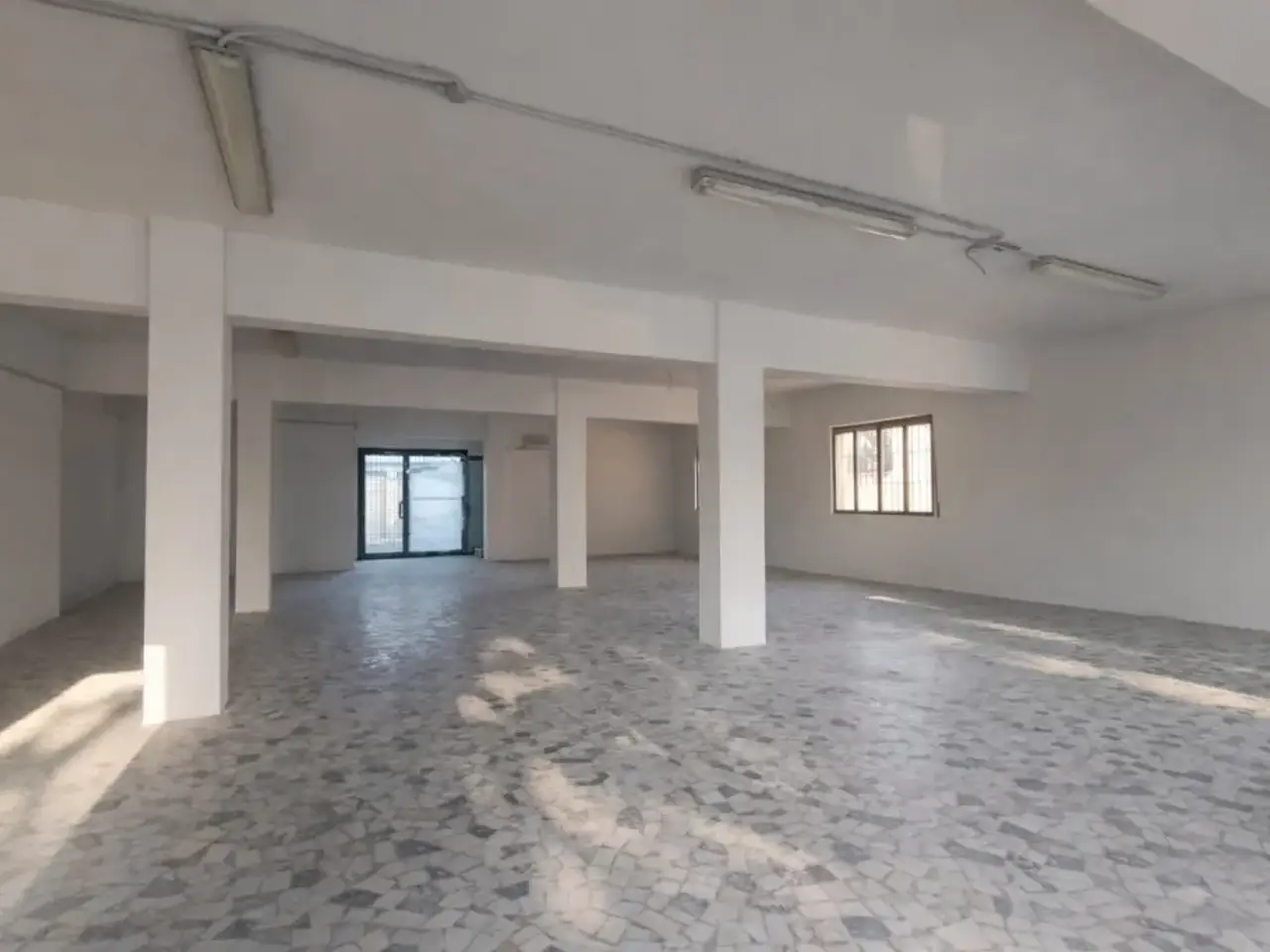 Palazzina commerciale in Via Dalmazia 302, Pistoia, {3} - Foto 2